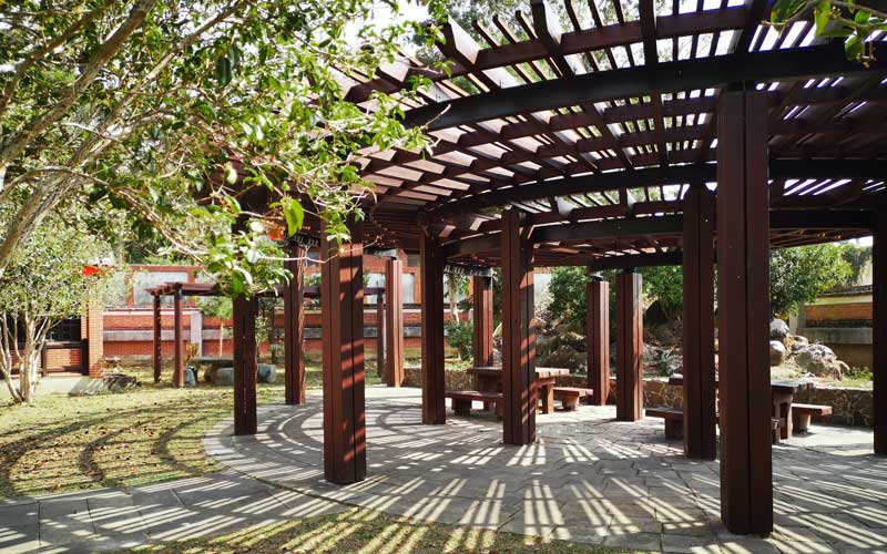 Pergola: what is it, why is it needed, how to build and decorate